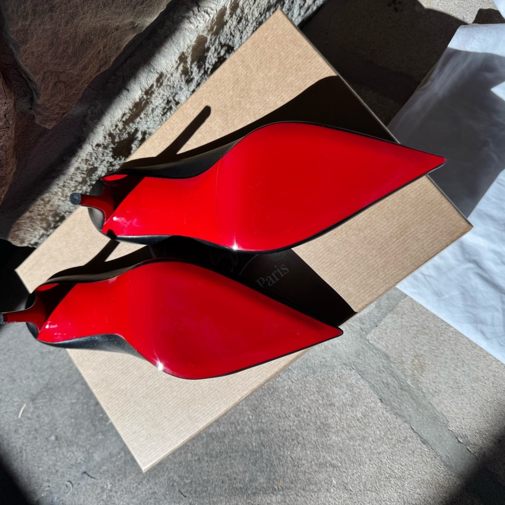 Elegant Christian Louboutin Miss Z Black Slimule Heels - Picture 2 of 7